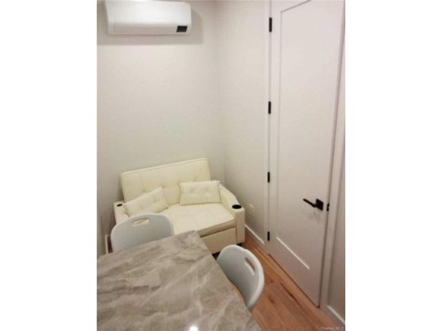 [PHOTO]