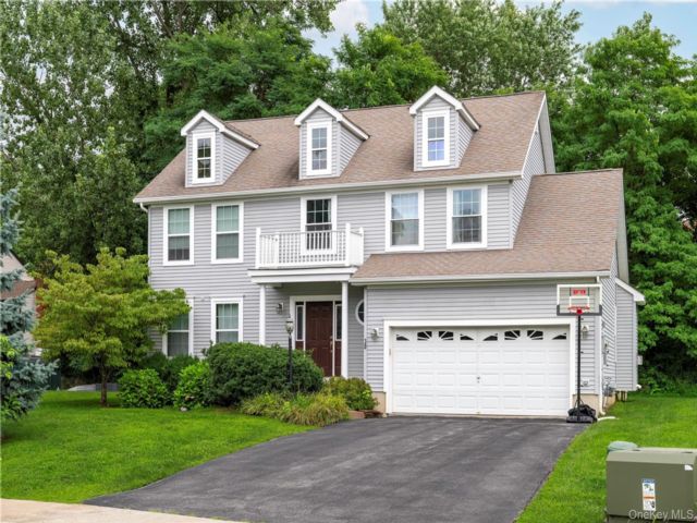  4 BR,  3.00 BTH &nbsp;Colonial style home in Beacon