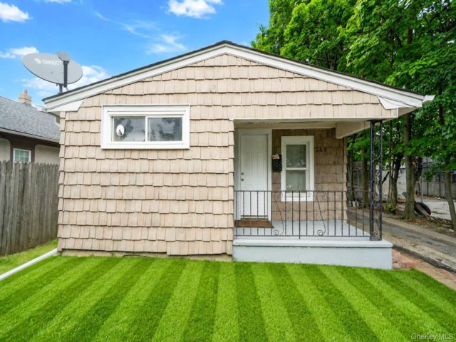 [Uniondale Real Estate, listing number 7319752]