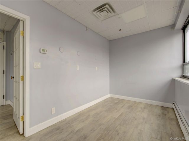 [PHOTO]