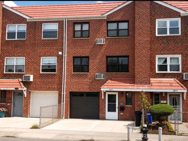  2 BR,  1.00 BTH &nbsp;Other style home in Astoria