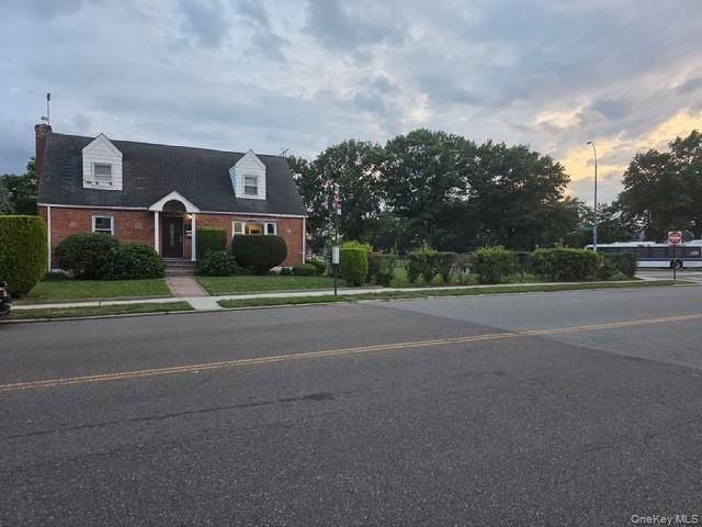  2 BR,  1.00 BTH &nbsp;Exp cape style home in Cambria Heights