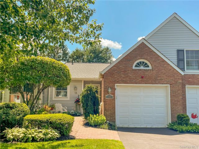  2 BR,  2.00 BTH &nbsp;Other style home in Mount Sinai
