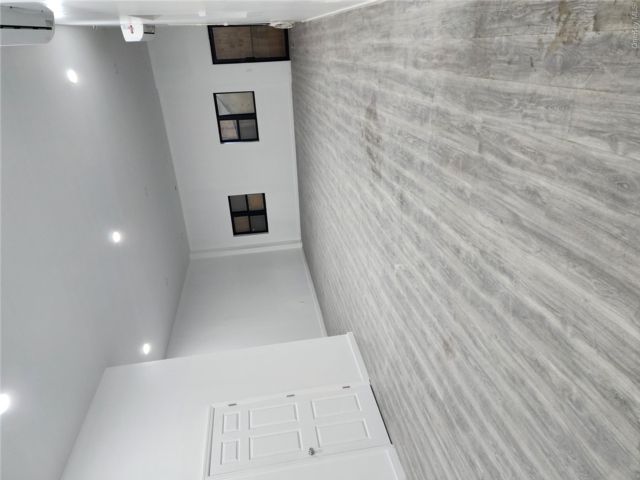 [PHOTO]