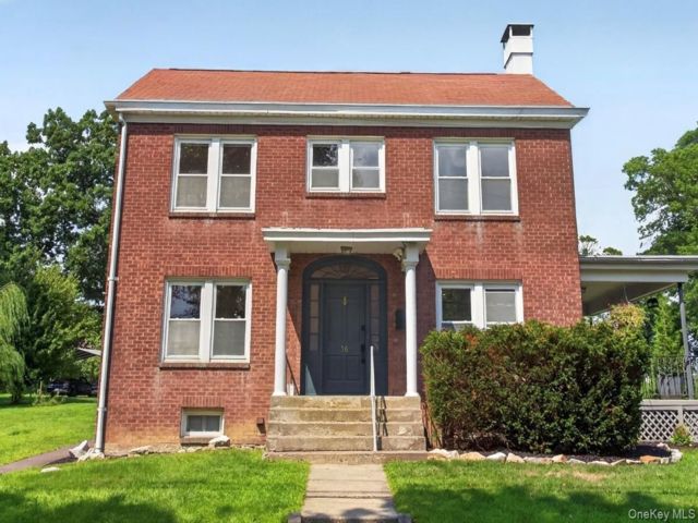  3 BR,  3.00 BTH &nbsp;Colonial style home in Beacon