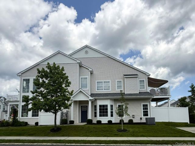  2 BR,  2.00 BTH &nbsp;Condo style home in Center Moriches