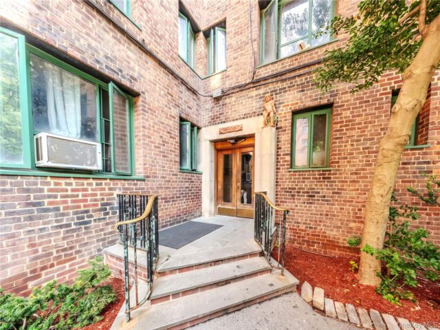 [Parkchester Real Estate, listing number 7320067]