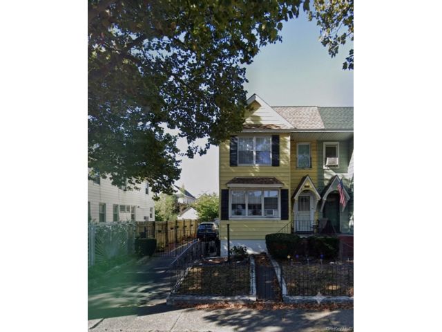  5 BR,  2.00 BTH &nbsp;Colonial style home in South Ozone Park