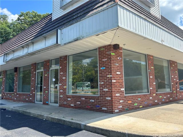 [Middle Island Real Estate, listing number 7320170]