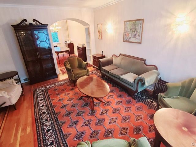  4 BR,  2.00 BTH &nbsp;Other style home in Forest Hills