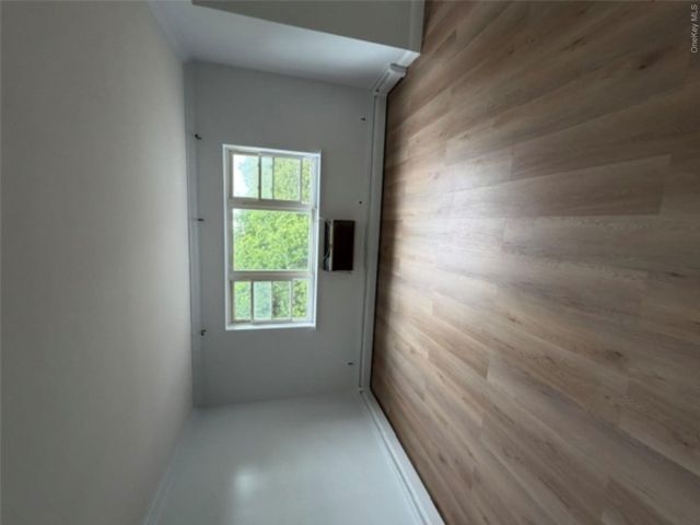 [PHOTO]