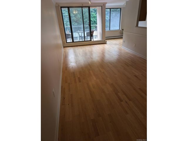  2 BR,  2.00 BTH &nbsp;Other style home in Yonkers