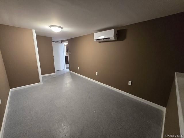  1 BR,  1.00 BTH &nbsp;Split level style home in West Sayville