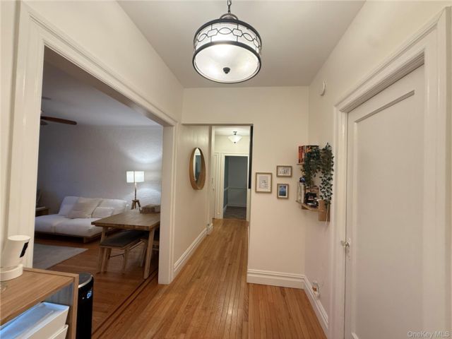  2 BR,  1.00 BTH &nbsp;Garden style home in Richmond Hill