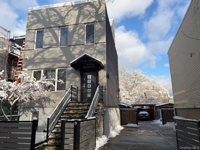 [Glendale Real Estate, listing number 7320581]