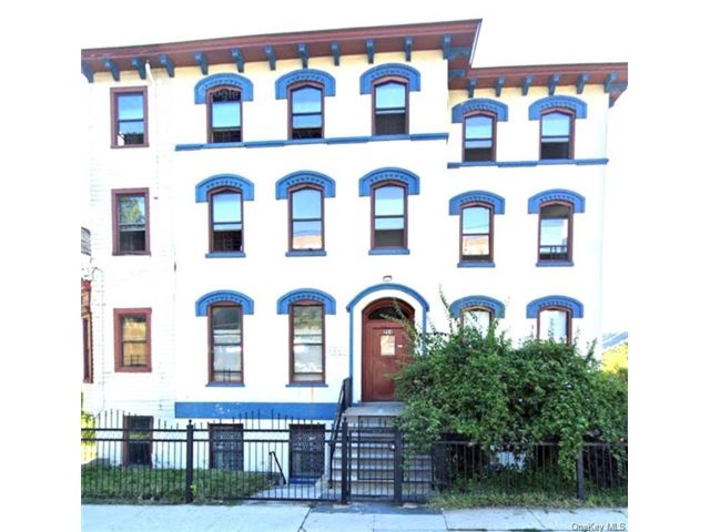  2 BR,  1.00 BTH &nbsp;Garden style home in Yonkers