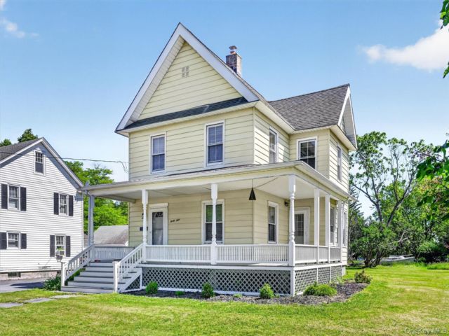  3 BR,  1.00 BTH &nbsp;Colonial style home in Middletown