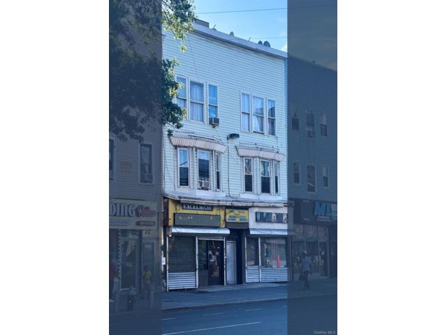 Studio,  0.00 BTH &nbsp;Row dwelling style home in Flatlands