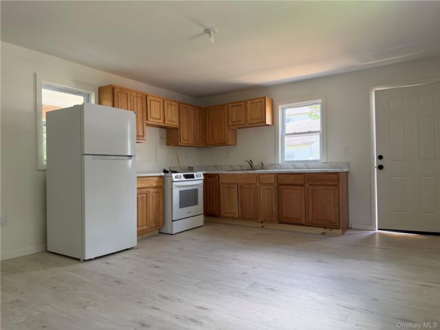 [PHOTO]