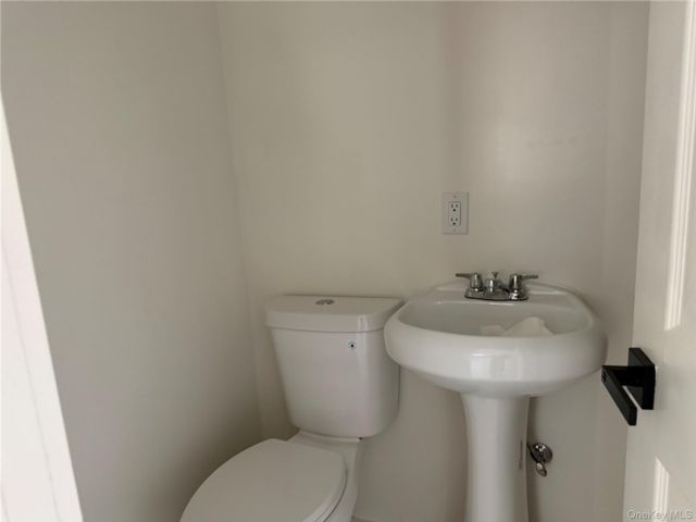 [PHOTO]