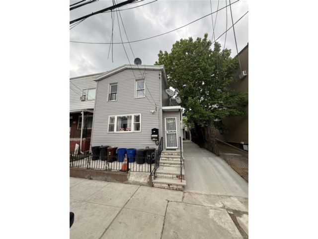 Studio,  0.00 BTH &nbsp;House style home in Woodhaven