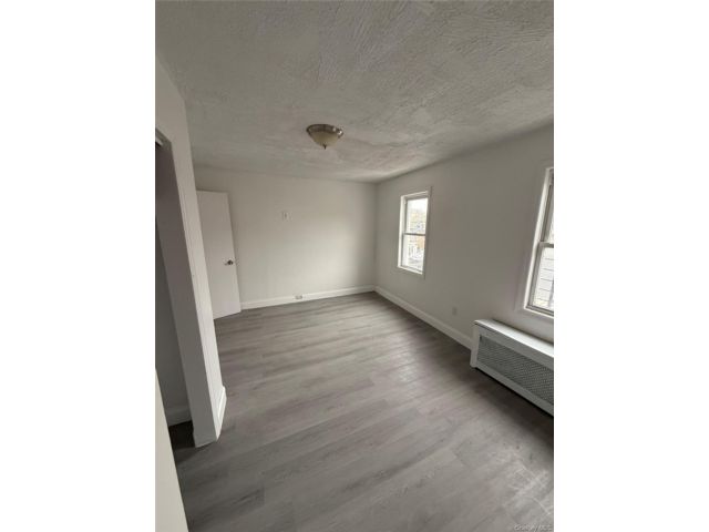 [PHOTO]