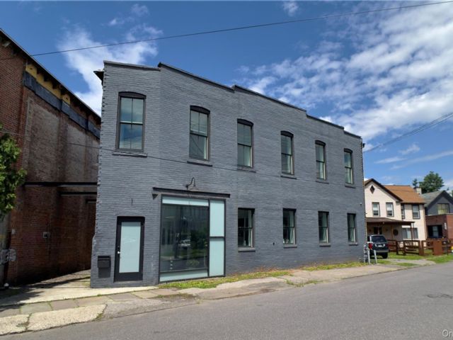  2 BR,  3.00 BTH &nbsp;Other style home in Kingston