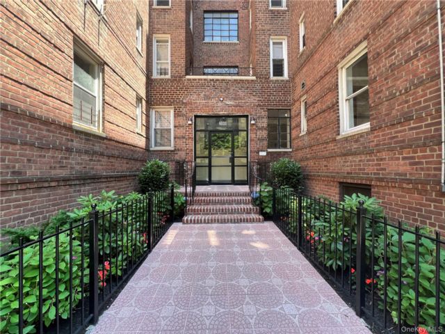 [Parkchester Real Estate, listing number 7320991]