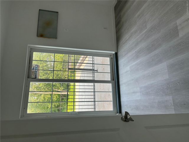 [PHOTO]