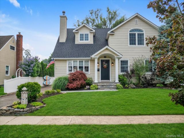  4 BR,  2.00 BTH &nbsp;Exp ranch style home in East Norwich