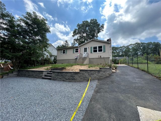  3 BR,  1.00 BTH &nbsp;Ranch style home in Sound Beach