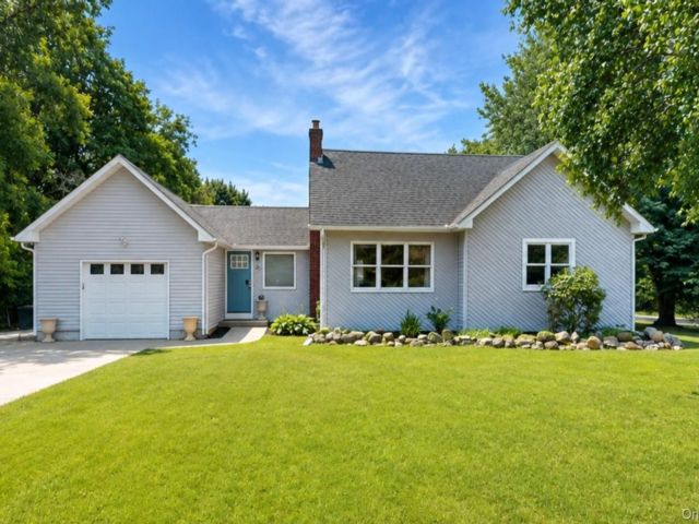 [East Moriches Real Estate, listing number 7321322]