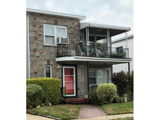  3 BR,  2.00 BTH &nbsp;Other style home in Long Beach