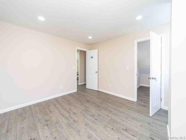 [PHOTO]
