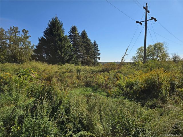  3 BR,  4.00 BTH &nbsp;Farmhouse style home in Bloomingburg