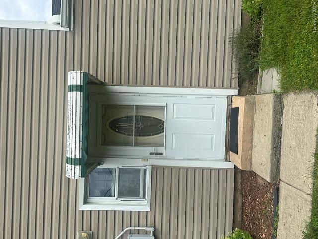  2 BR,  1.00 BTH &nbsp;Hi ranch style home in Massapequa