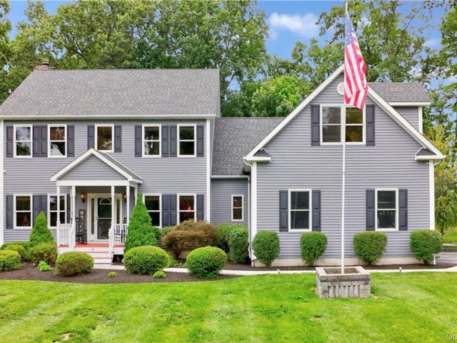  4 BR,  5.00 BTH &nbsp;Includes legal  style home in Westtown