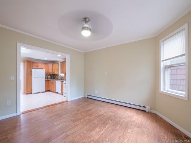  5 BR,  2.00 BTH &nbsp;House style home in College Point