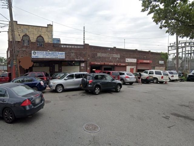 Studio,  0.00 BTH &nbsp;Commercial style home in Hollis