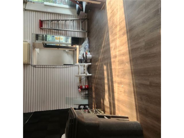 [Woodside Real Estate, listing number 7321671]
