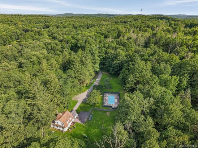  3 BR,  3.00 BTH &nbsp;Other style home in Liberty