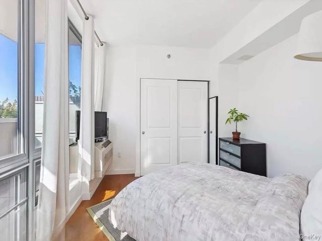 [PHOTO]