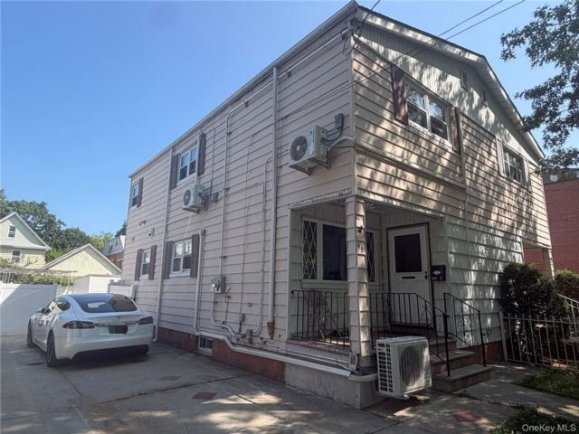  3 BR,  3.00 BTH &nbsp;Other style home in Bayside