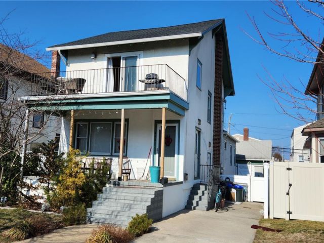  1 BR,  1.00 BTH &nbsp;Includes legal  style home in Long Beach