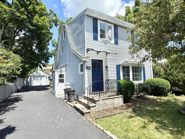  3 BR,  3.00 BTH &nbsp;Other style home in Syosset