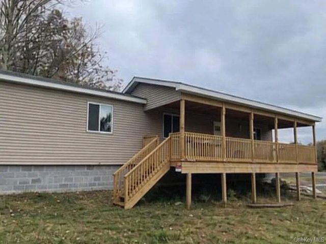  3 BR,  1.00 BTH &nbsp;Raised ranch style home in Monticello
