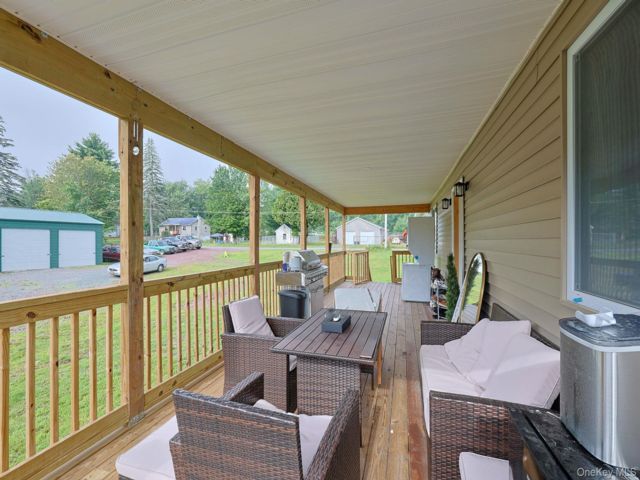 [PHOTO]