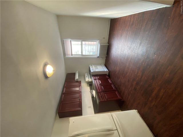  3 BR,  1.00 BTH &nbsp;Colonial style home in Ridgewood