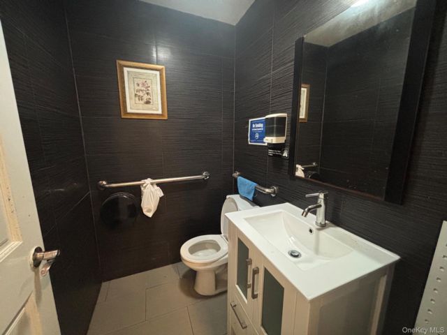 [PHOTO]