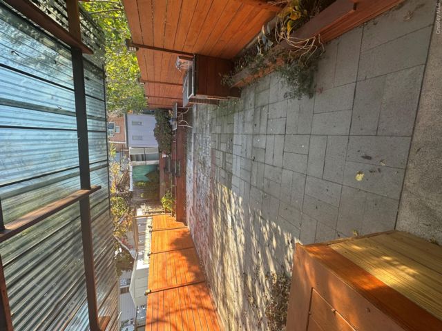 [PHOTO]